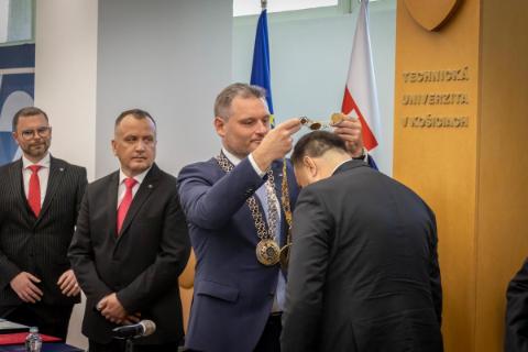 Inaugurácia dekana